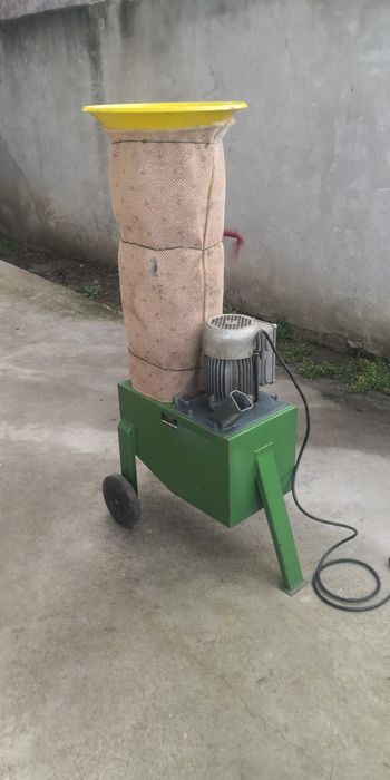 Tocator crengi, frunze