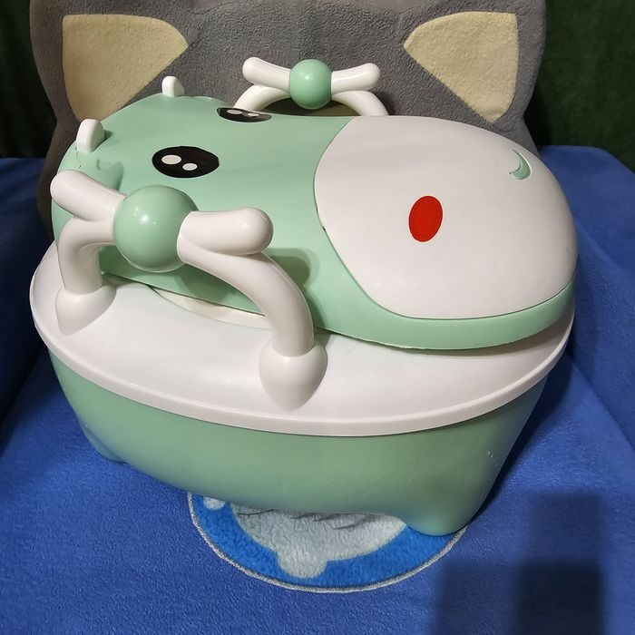 Продам детский горшок