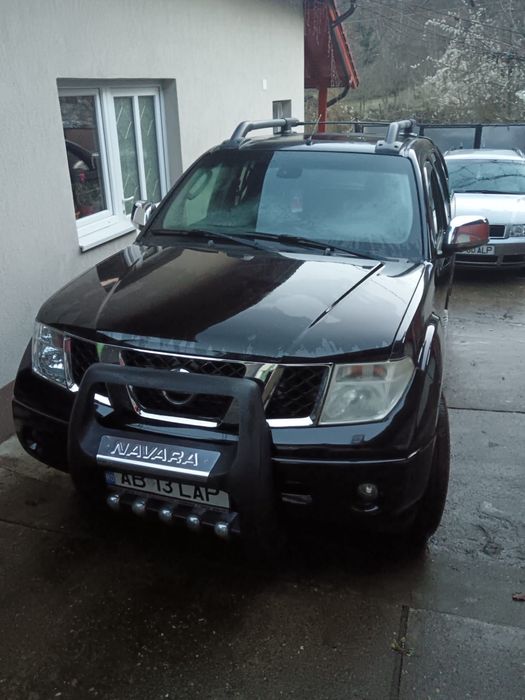 Nissan Navara negru