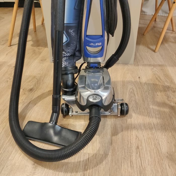 Vând aspirator Kirby Avalir 2