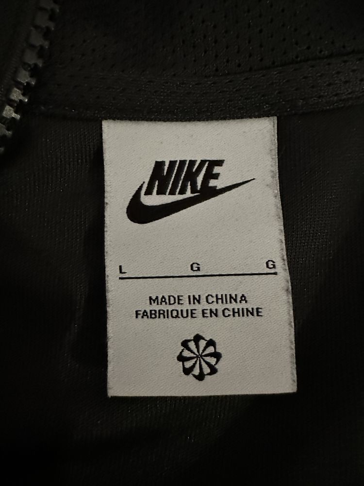 Оригинално горнище на Nike