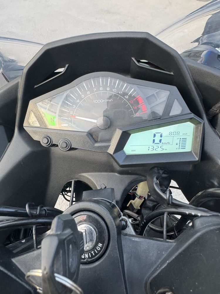 Srochna sotiladi Kawasaki Sportbike Motosikl