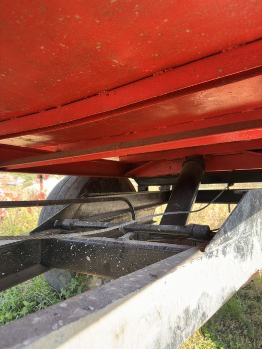 Remorca 6.5 tone basculabila