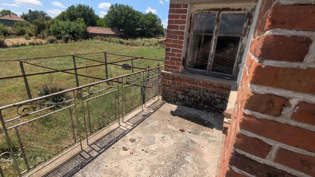 Продавам къща с.Радовец, 45 км до гкпп Капитан Андреево