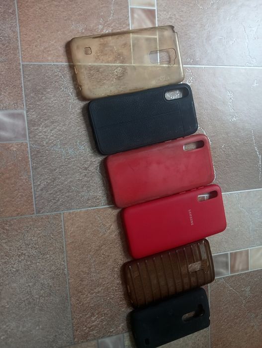 Отдам Чехлы недорого