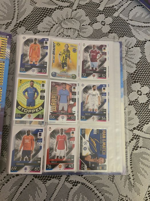 Футболно списание, плакат и карти