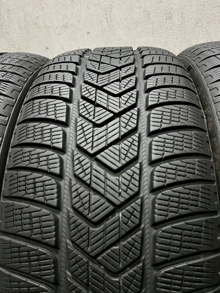 DOT:22г. 255/40/22 PIRELLI 4бр. 7.7мм