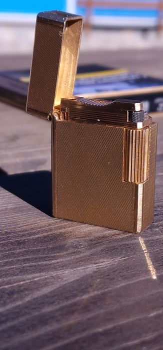 Запалка . Dupont .