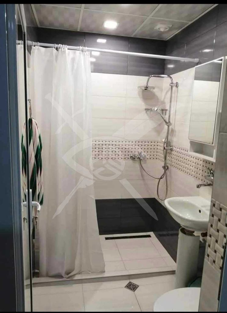 Дава се под наем Тристаен апартамент в Варна, Колхозен пазар - 78 кв.м за 600 € - Снимка #4