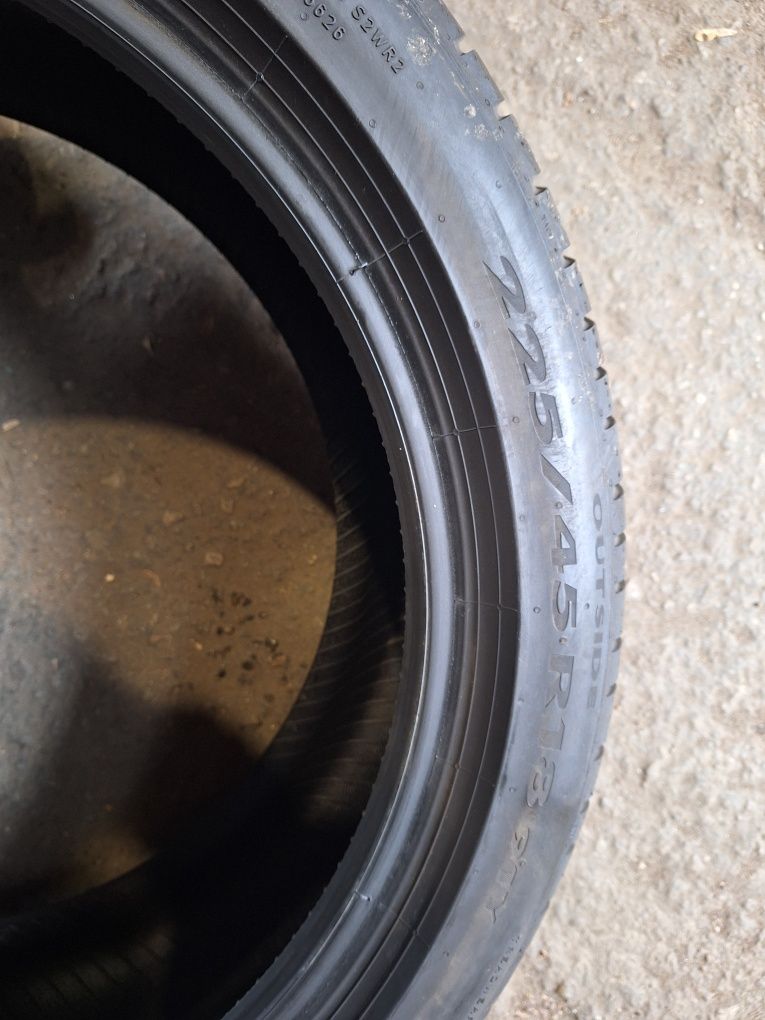 Anvelope Pireli 225/45/18 de vară 4 buc ff bune