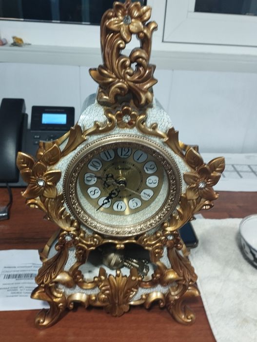 часы.рабочий или нет незнаю.за все 45тысячь