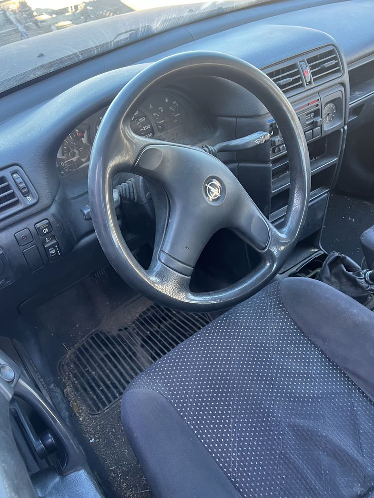 Opel Vectra A 1.7 дизел НА ЧАСТИ