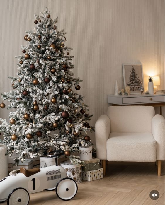 Срочноо продам ЕЛКУ!