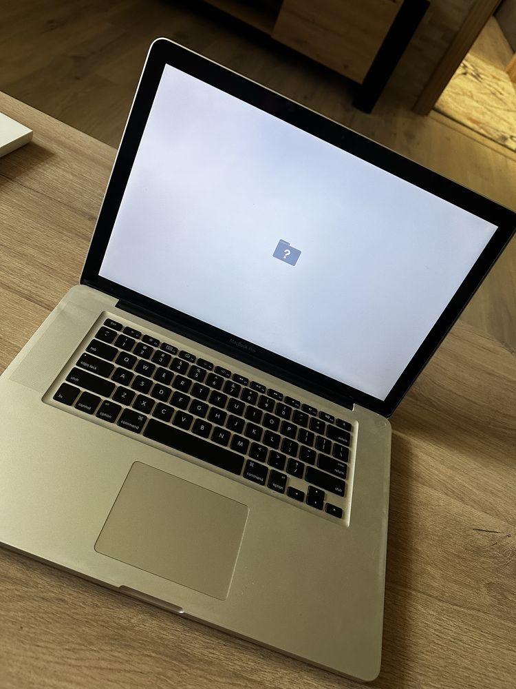 MacBook Pro A1286 15,4”