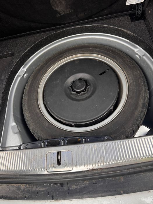 Vând jante cu roți Audi r16