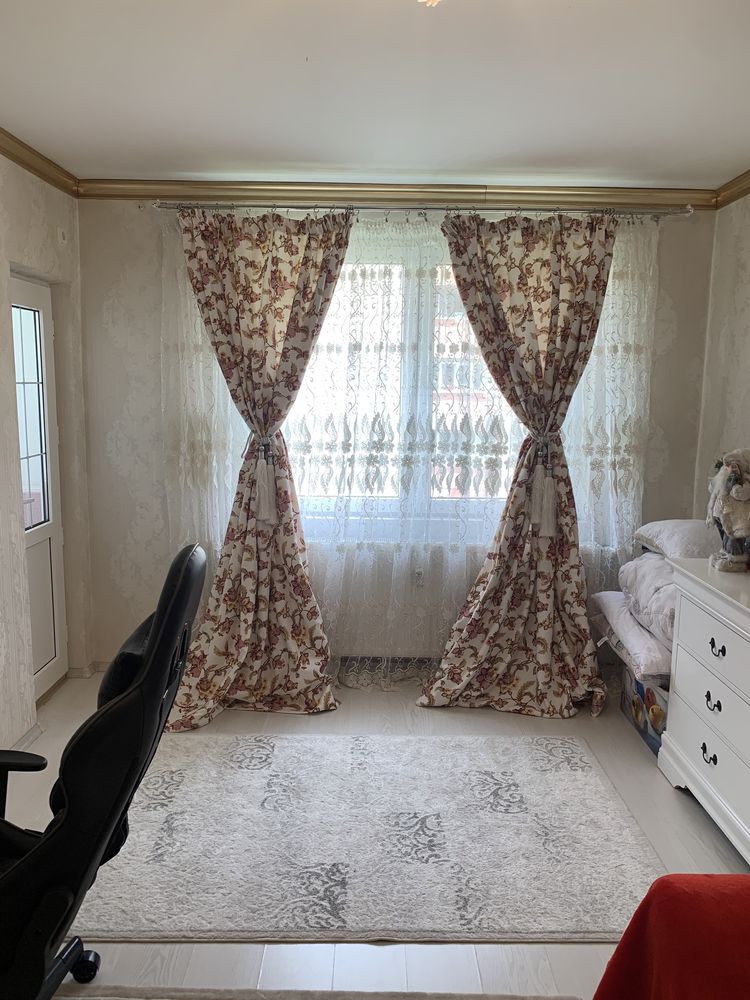 Inchiriez 2 camere . Teiul Domanei