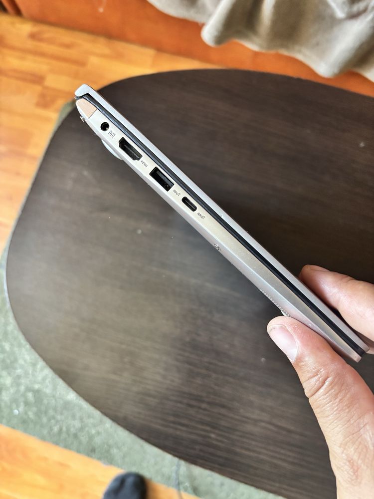Dezmembrez Asus Zenbook 13 ( Asus ux333F )