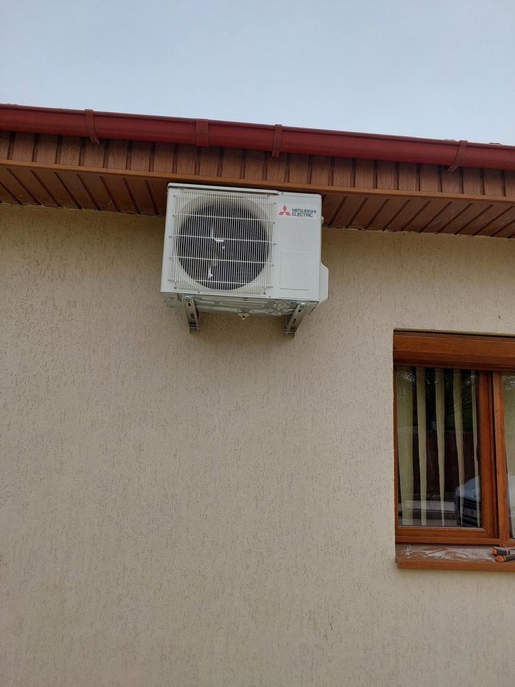 Montam aparate de aer conditionat