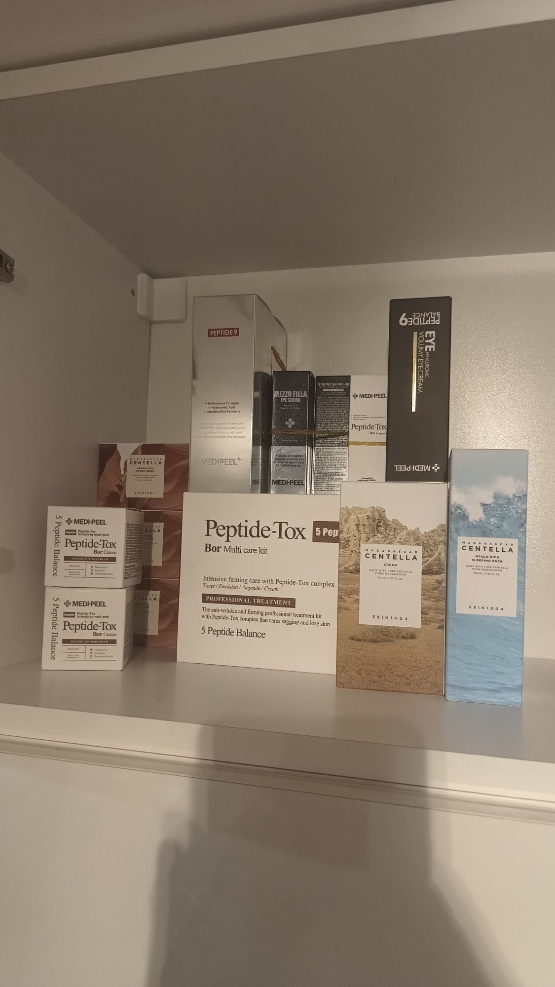 Корейска козметика на марките Skin 1004 и Medi-Peel на изгодни цени