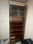 Biblioteca maro inchis compusa din trei bucăți