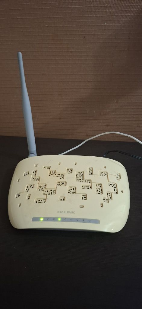 Продам TP-LINK TD-W8951N белый б/у