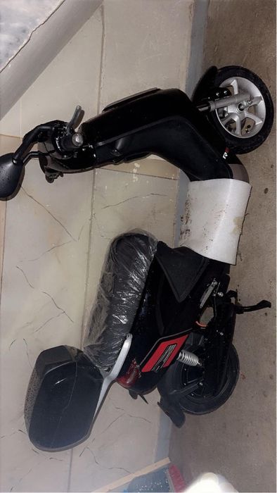 Vand scuter  electric