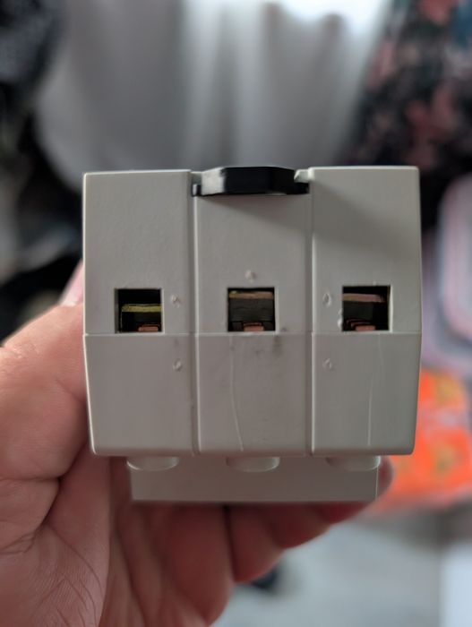 Releu de protectie DigiTOP VP-32A