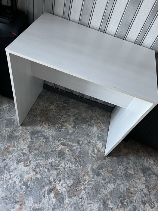 Продам стол в отличном состоянии