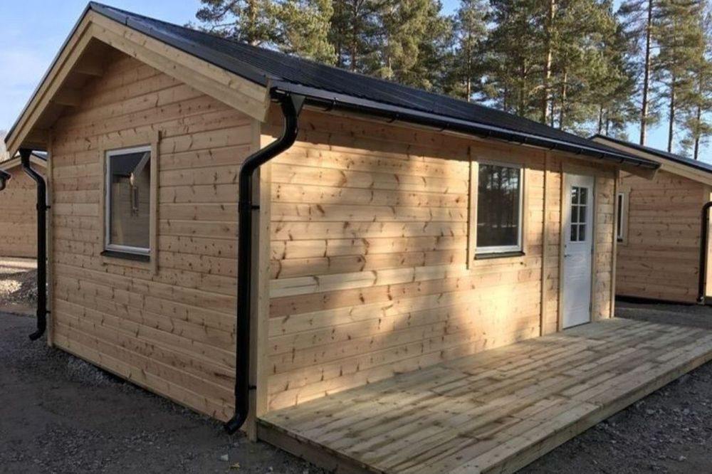 Vând cabane din lemn