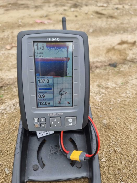 Лодка за захранка Waverunner MK4 с Toslon TF640