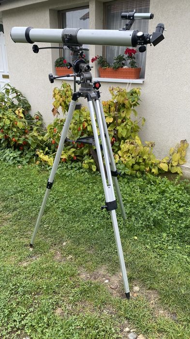 Telescop asteonomic refractor700/900mm montura ecuatoriala