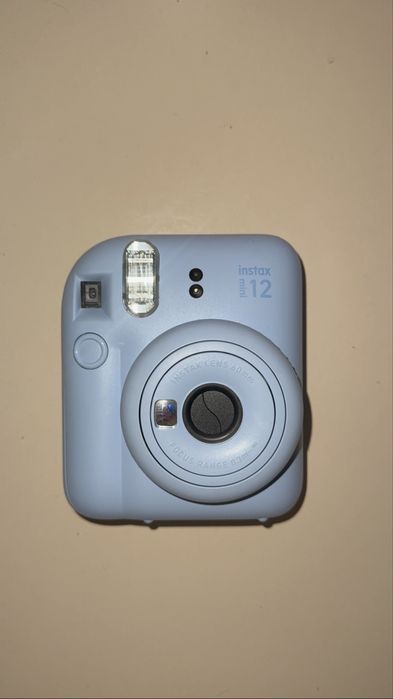 ПРОДАЮ instax mini 12