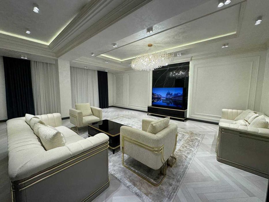 Yakkasaroyda 3 xonali yangi kvartira, 160 m², remont mebel va texnika