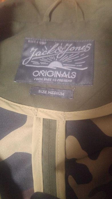 Jacheta Jack & Jones, marimea M, noua (nike, carhartt, adidas, stussy)
