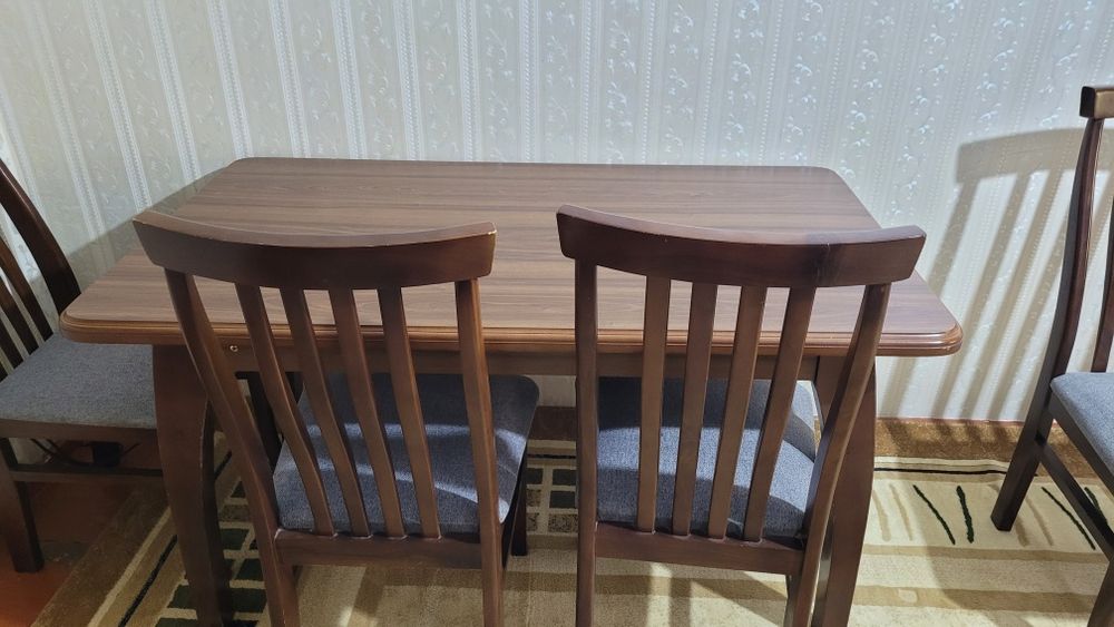 Продам стол со стульями