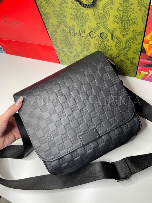 Borseta Louis Vuitton - District Infini