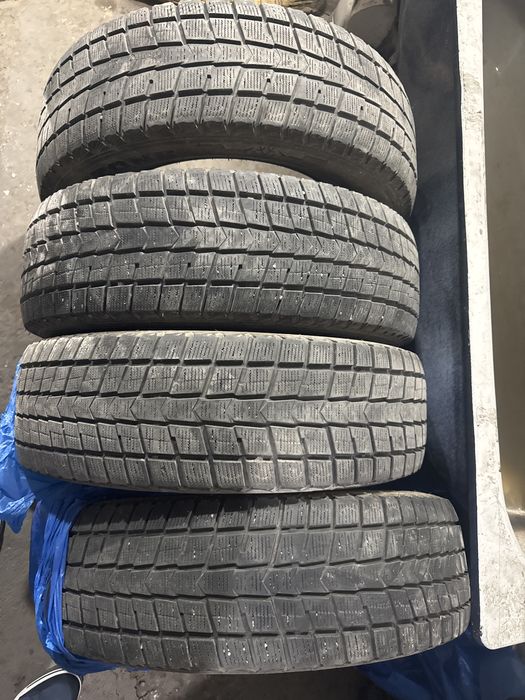 Шины зимние 225/70/16 кореа срочна