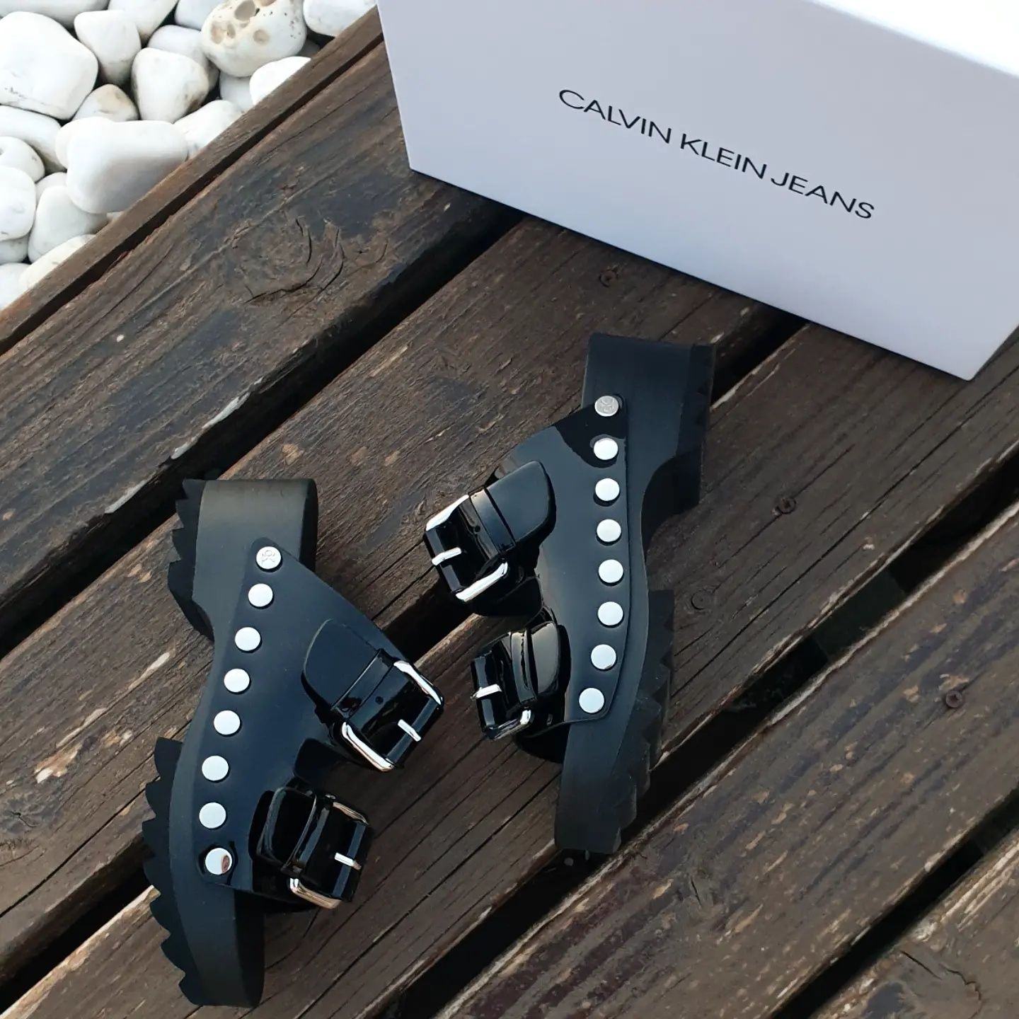 Чехли Calvin Klein номер 35 черен цвят естествена кожа платформа