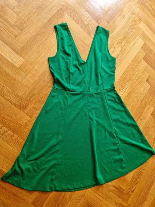 Рокля размер М от HM 
Цветът на живо не е чак толкова наситен
10 лв Сп