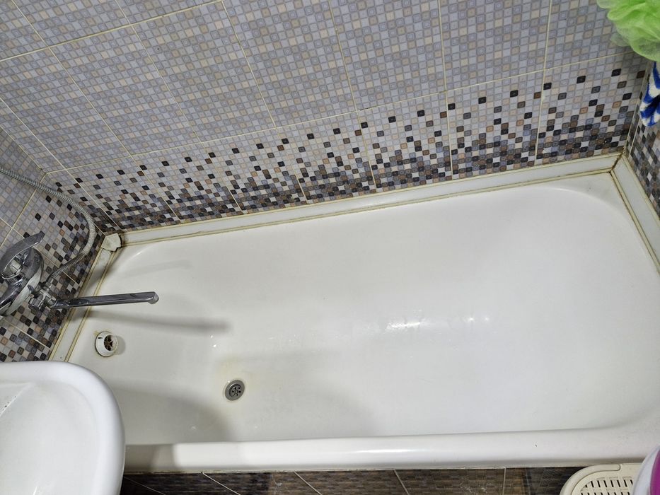 Продаётся керамическая ванная