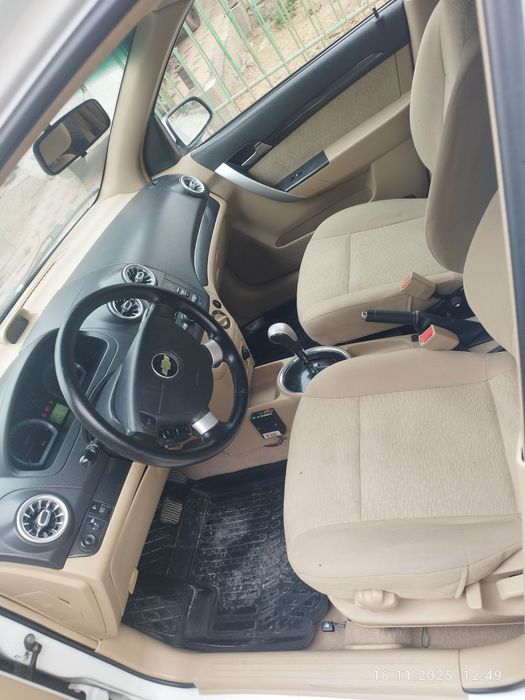 Nexia 3 автомат бежевый салон