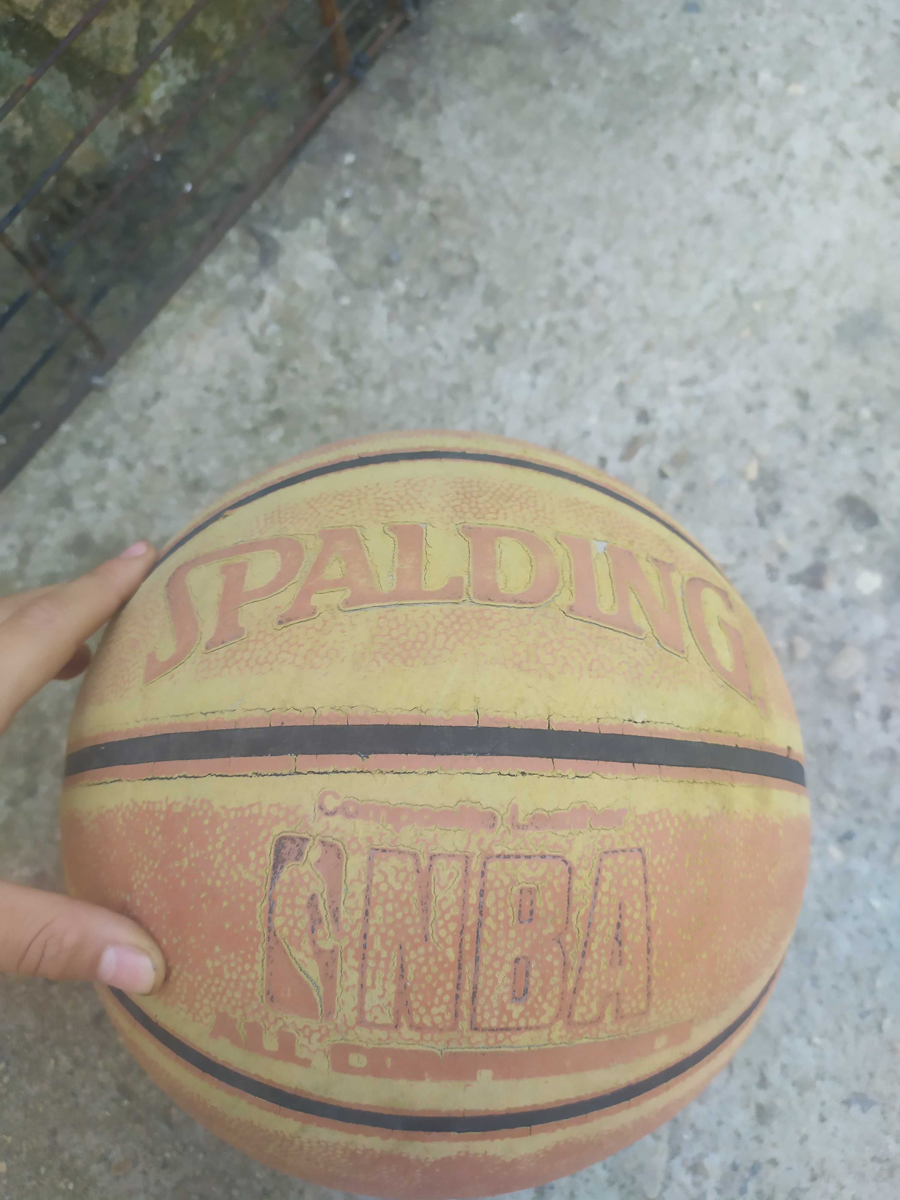 Подписана оригинална баскетболна топка Spalding