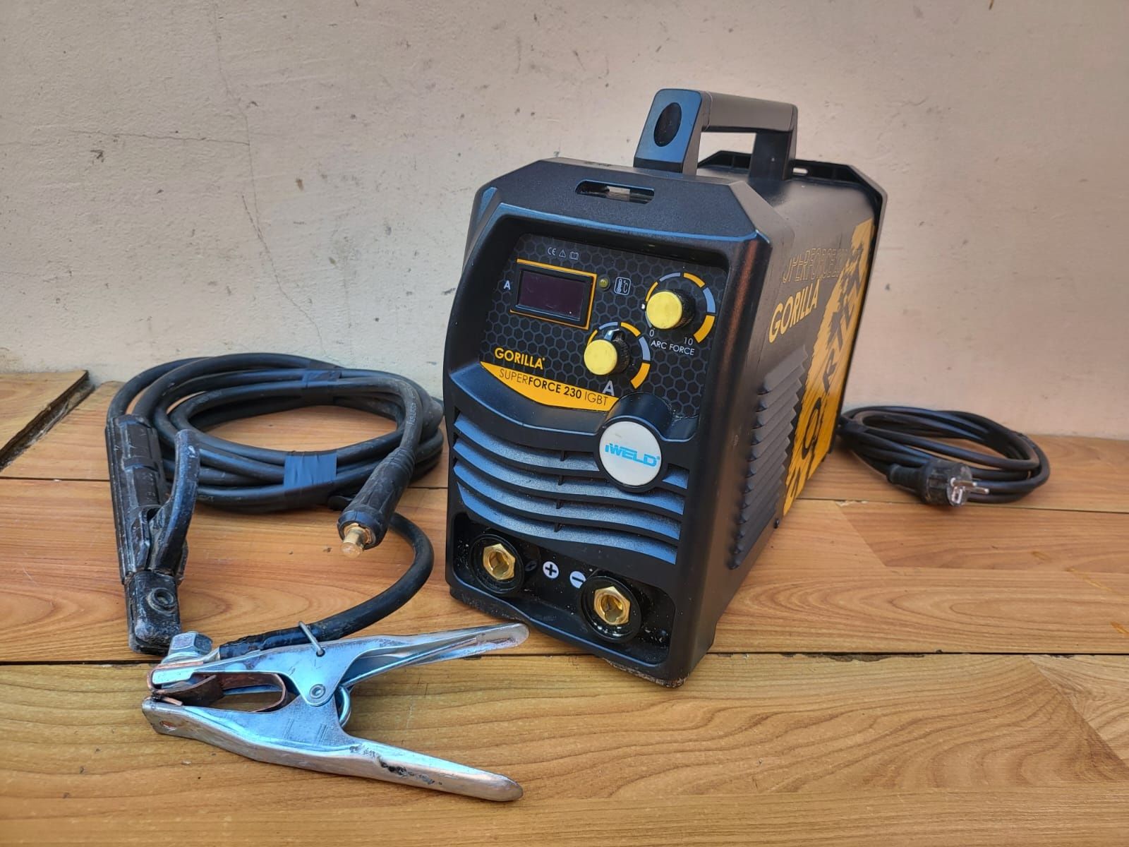 Aparat de sudura - invertor Gorilla SuperForce 230 IGBT