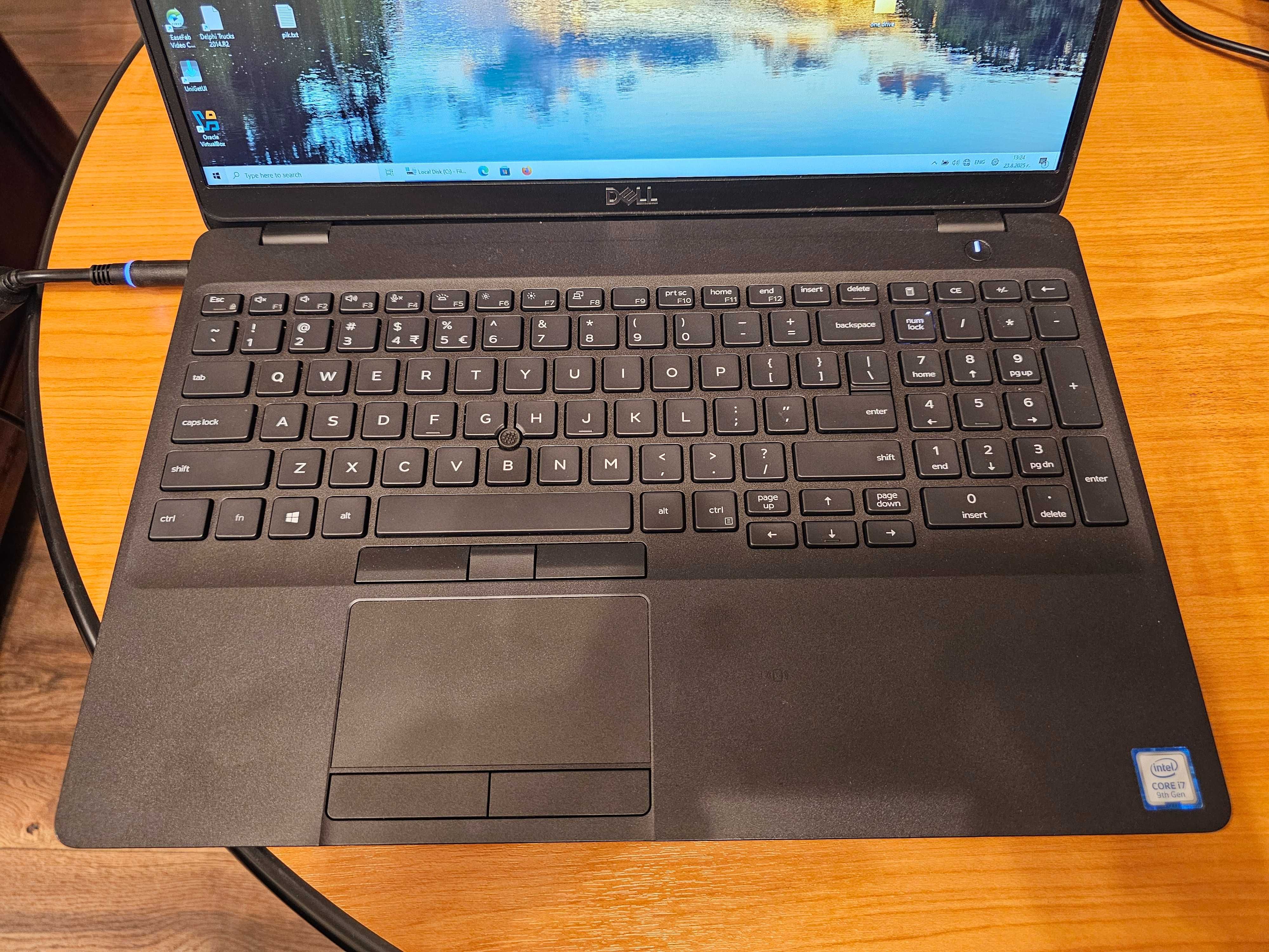 Лаптоп Dell Precision 3541 Intel i7 Nvidia Quadro