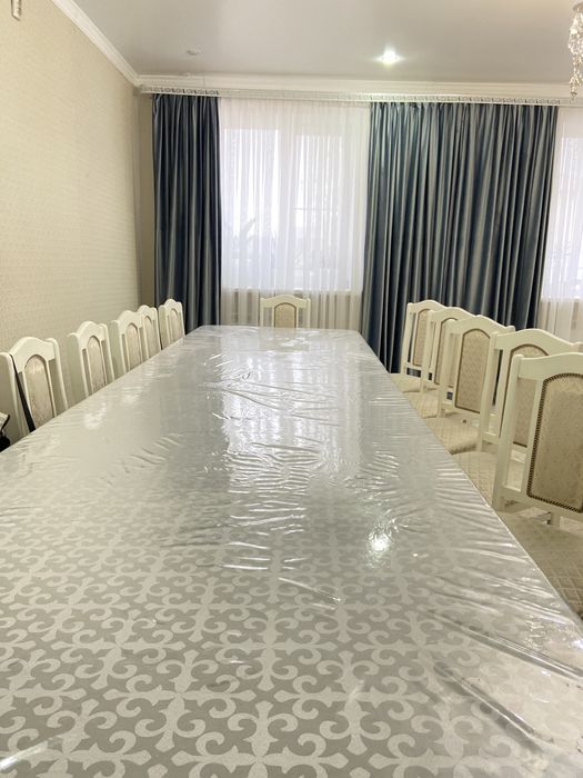 Стол со стульями