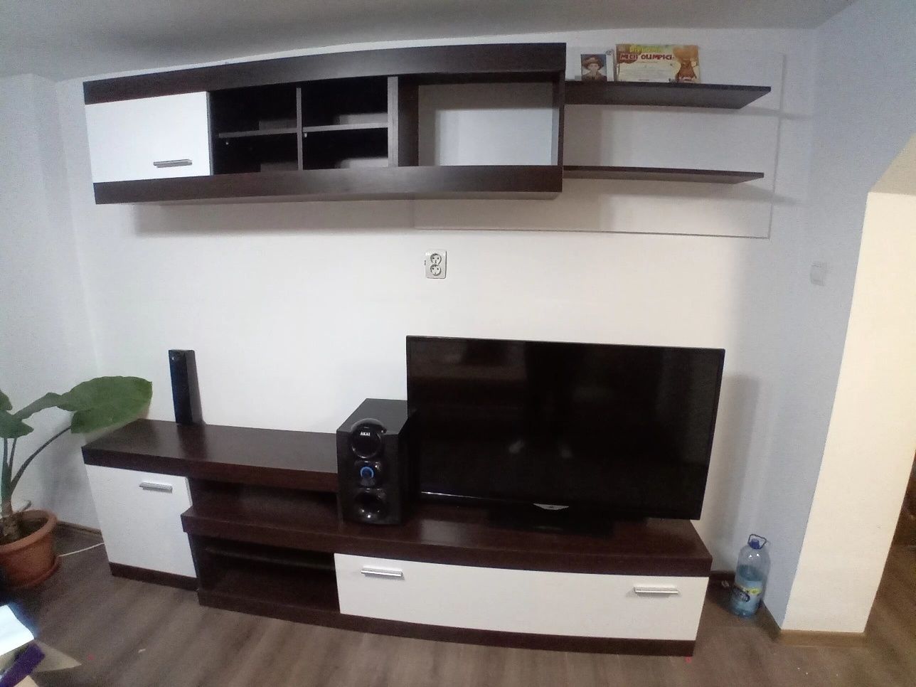 Vand Mobila pentru living