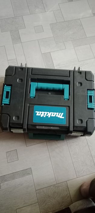 Продам уровень новый