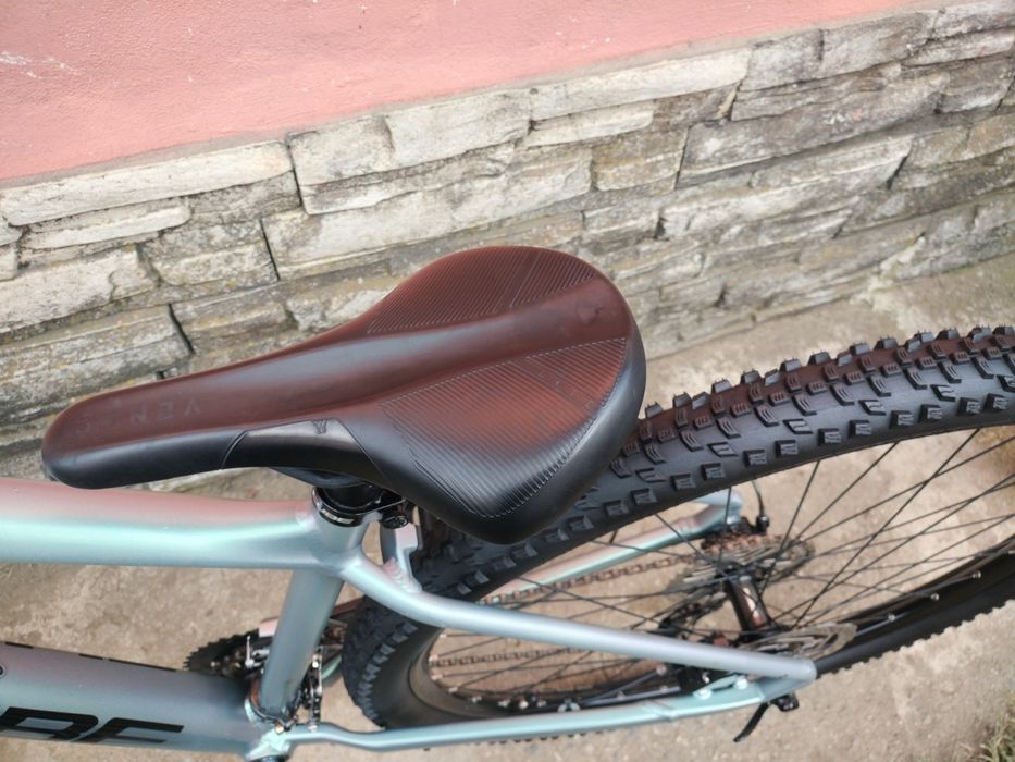 Bicicleta Cube roti 29 frane disc hidraulice cadru aluminiu