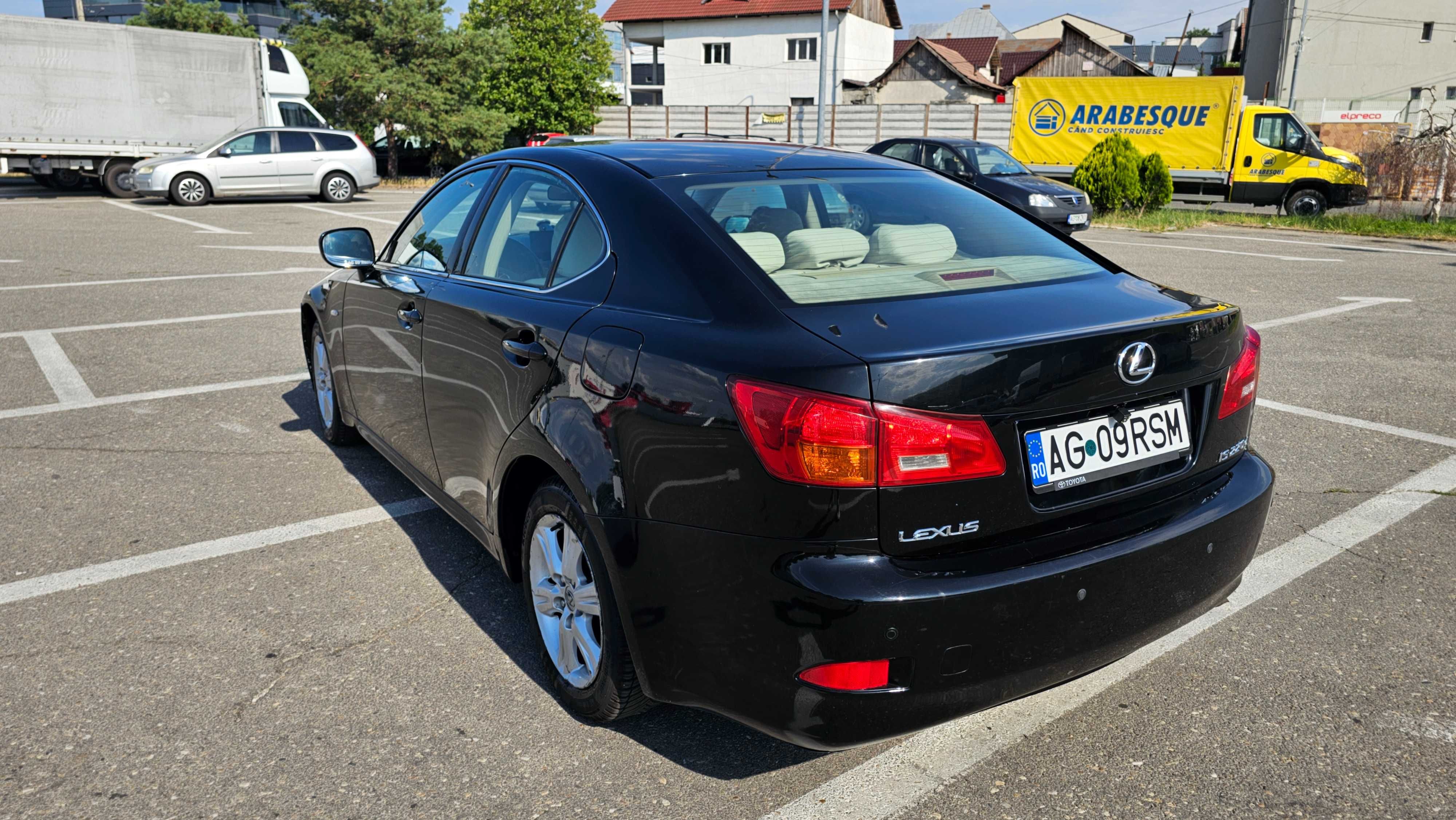 Vând autoturism Lexus IS 220d, primul cumpărător, plus piese rezervă
