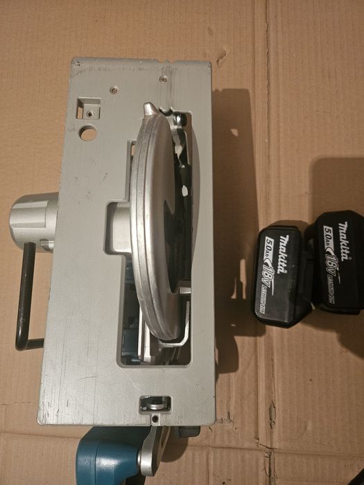 Circular Makita DRS780